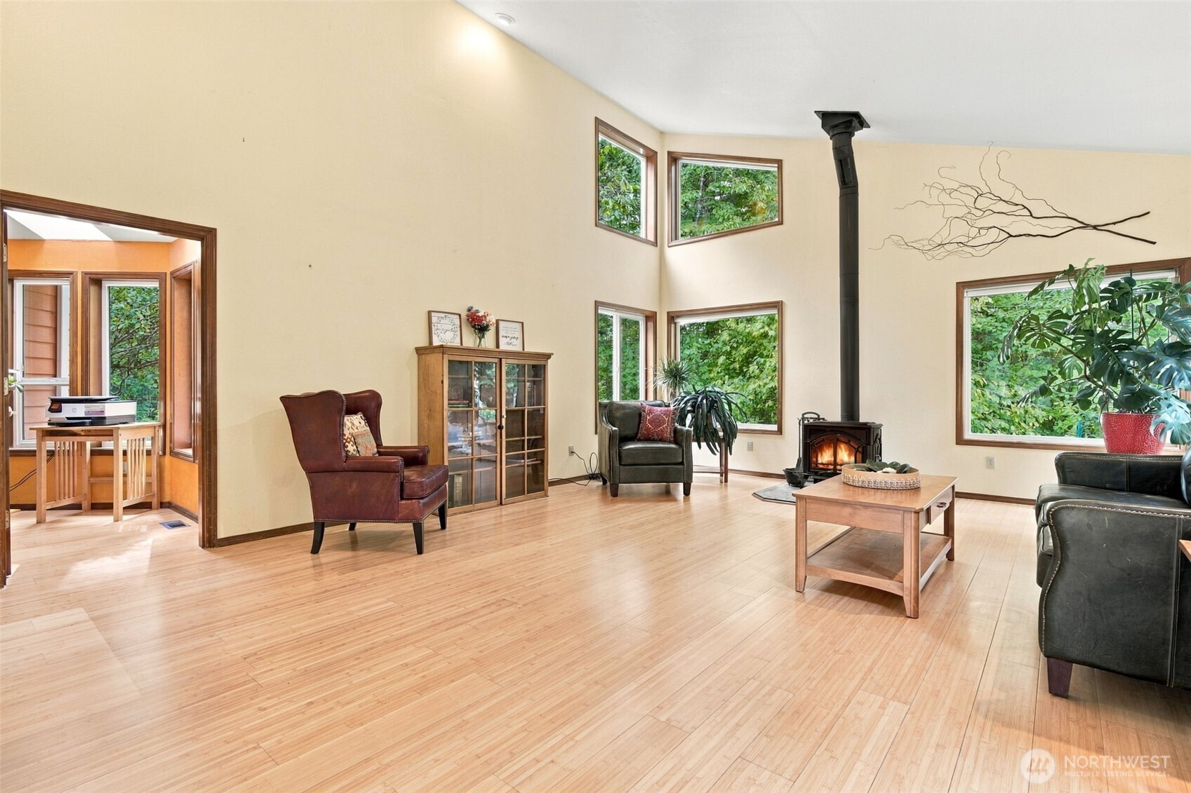 9822 Dempsey Lane Property Photo 6