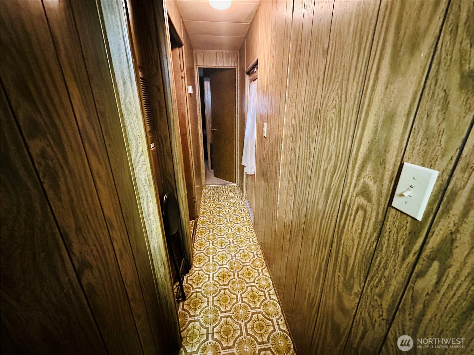 1231 E Island Lake Drive Property Photo 5