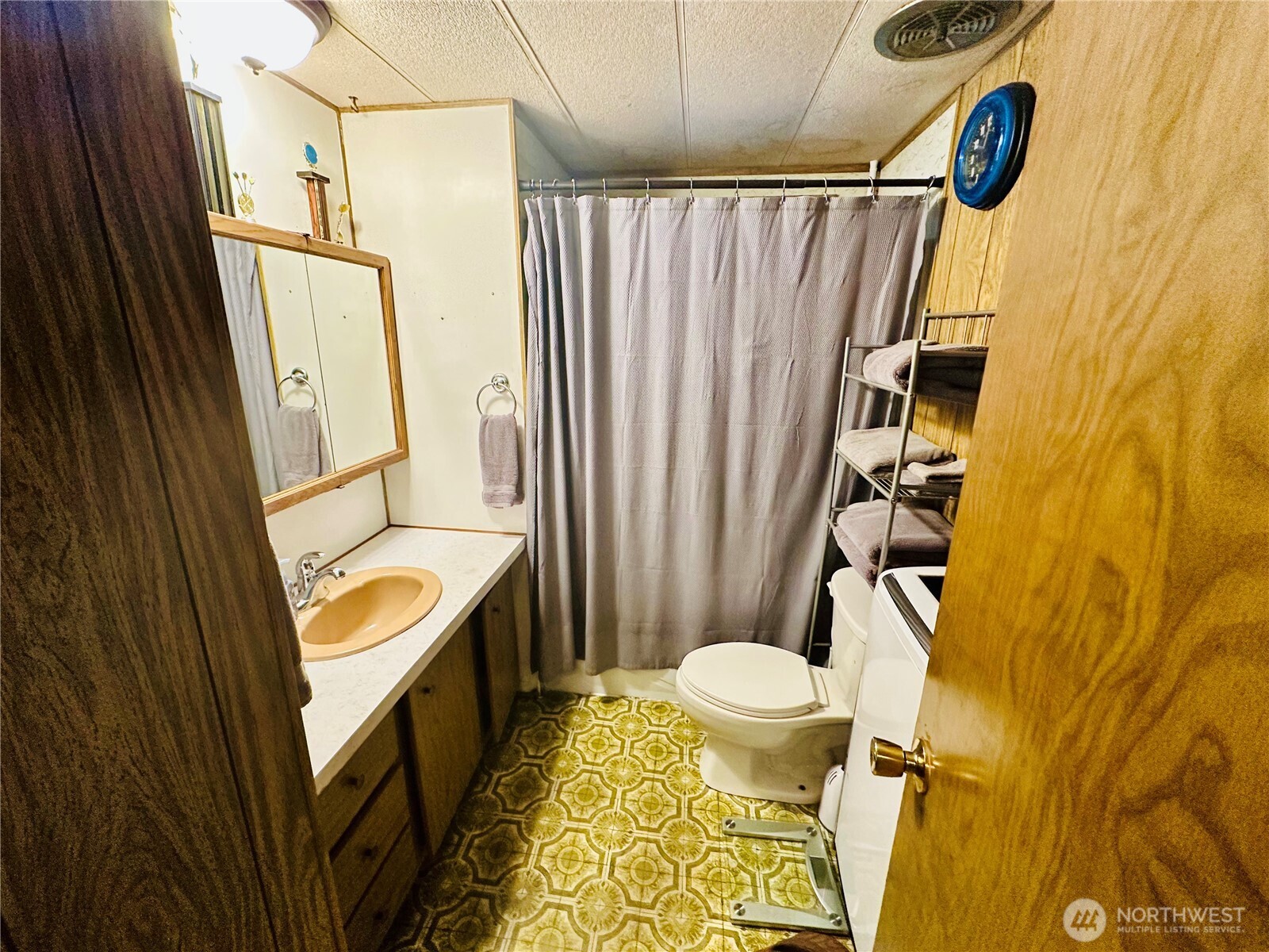 1231 E Island Lake Drive Property Photo 6