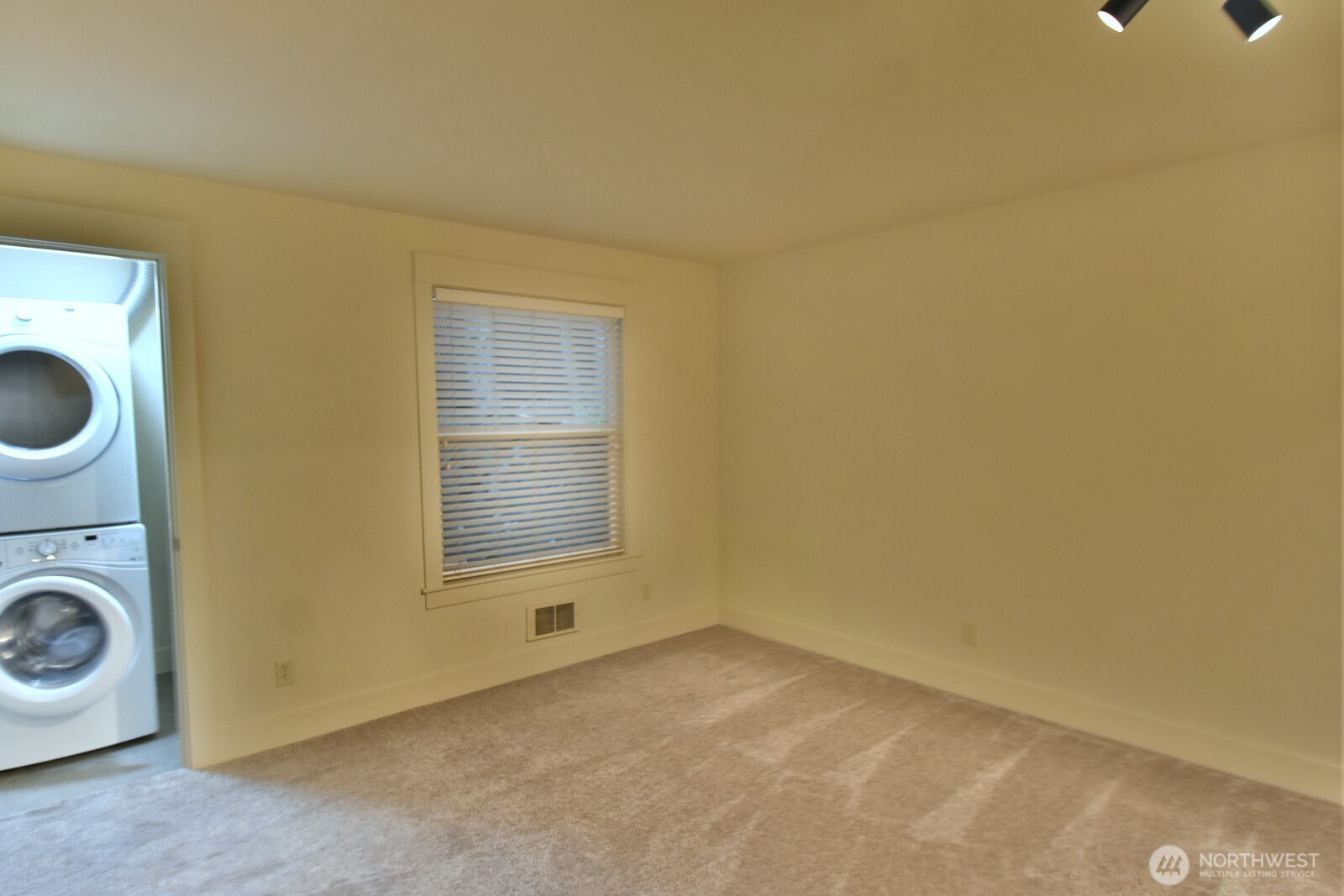 23015 Edmonds Way A212 Property Photo 8