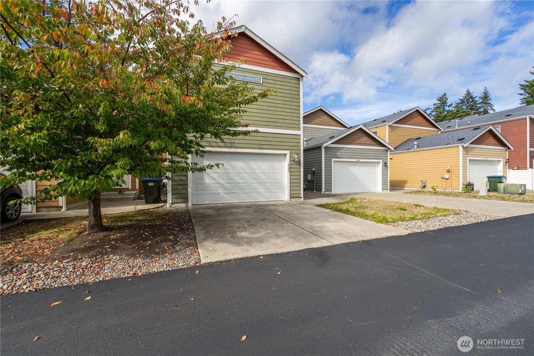 4522 Edgewater Boulevard Property Photo 2