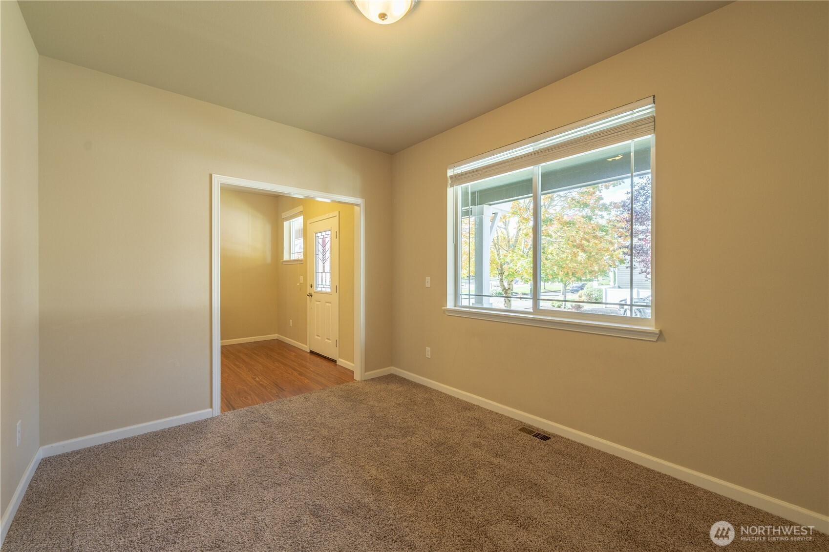 4522 Edgewater Boulevard Property Photo 7