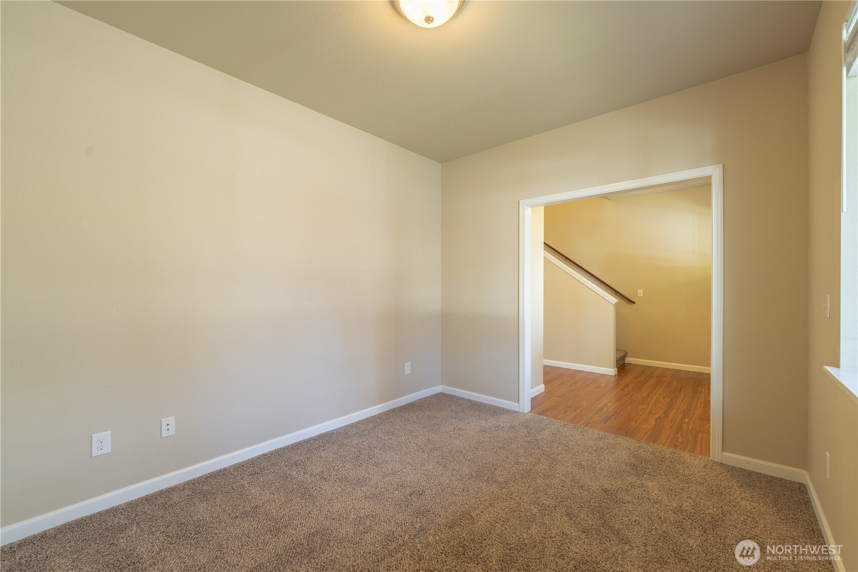 4522 Edgewater Boulevard Property Photo 8