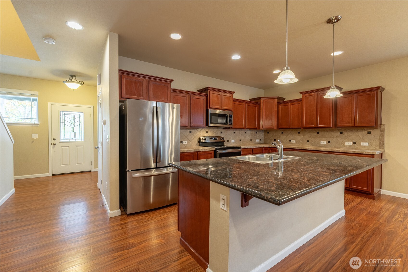 4522 Edgewater Boulevard Property Photo 10