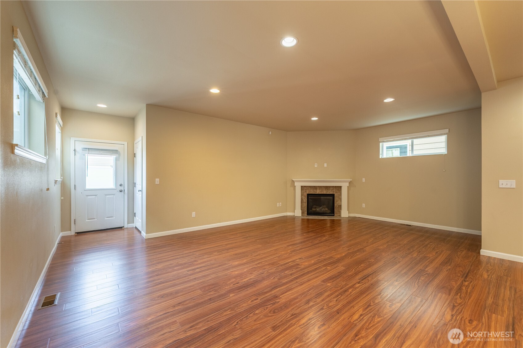 4522 Edgewater Boulevard Property Photo 14