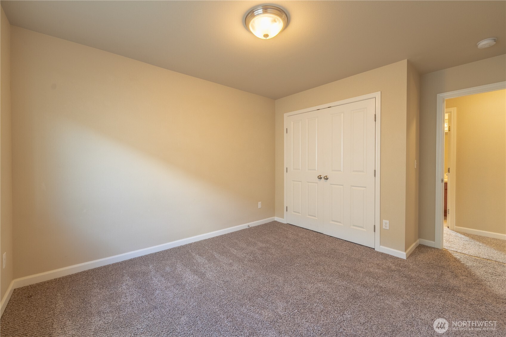 4522 Edgewater Boulevard Property Photo 29