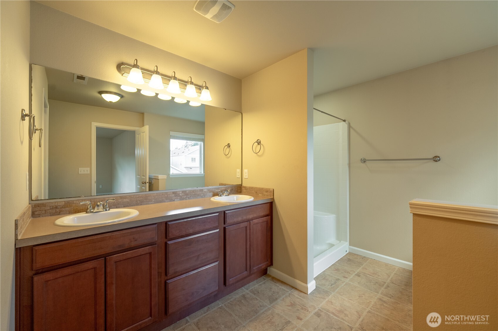 4522 Edgewater Boulevard Property Photo 35