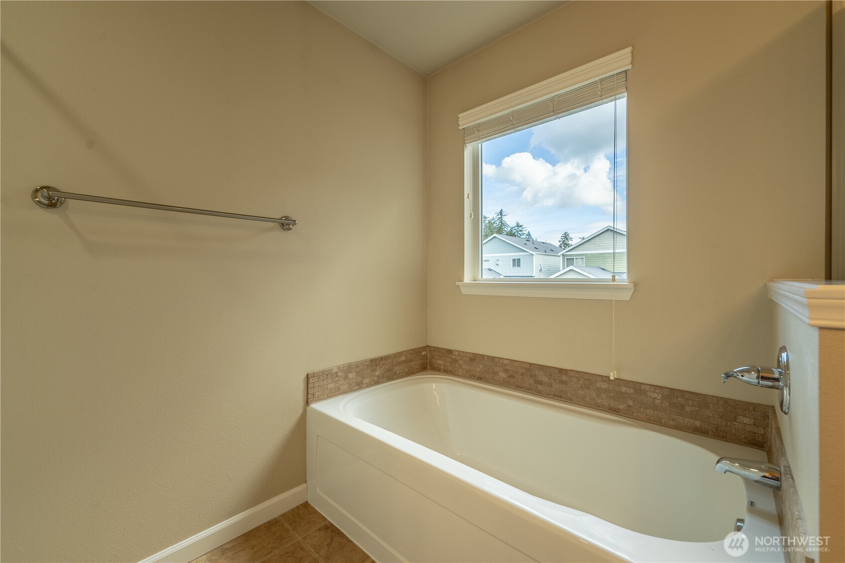 4522 Edgewater Boulevard Property Photo 36