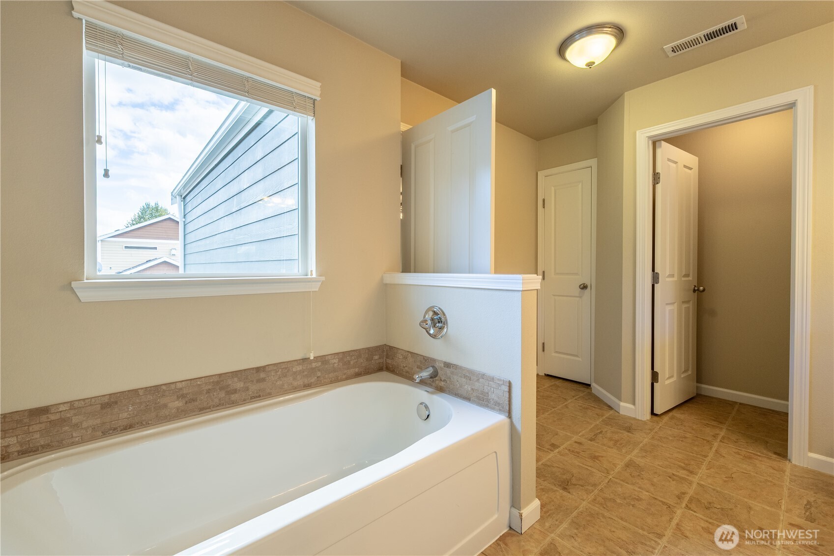 4522 Edgewater Boulevard Property Photo 37