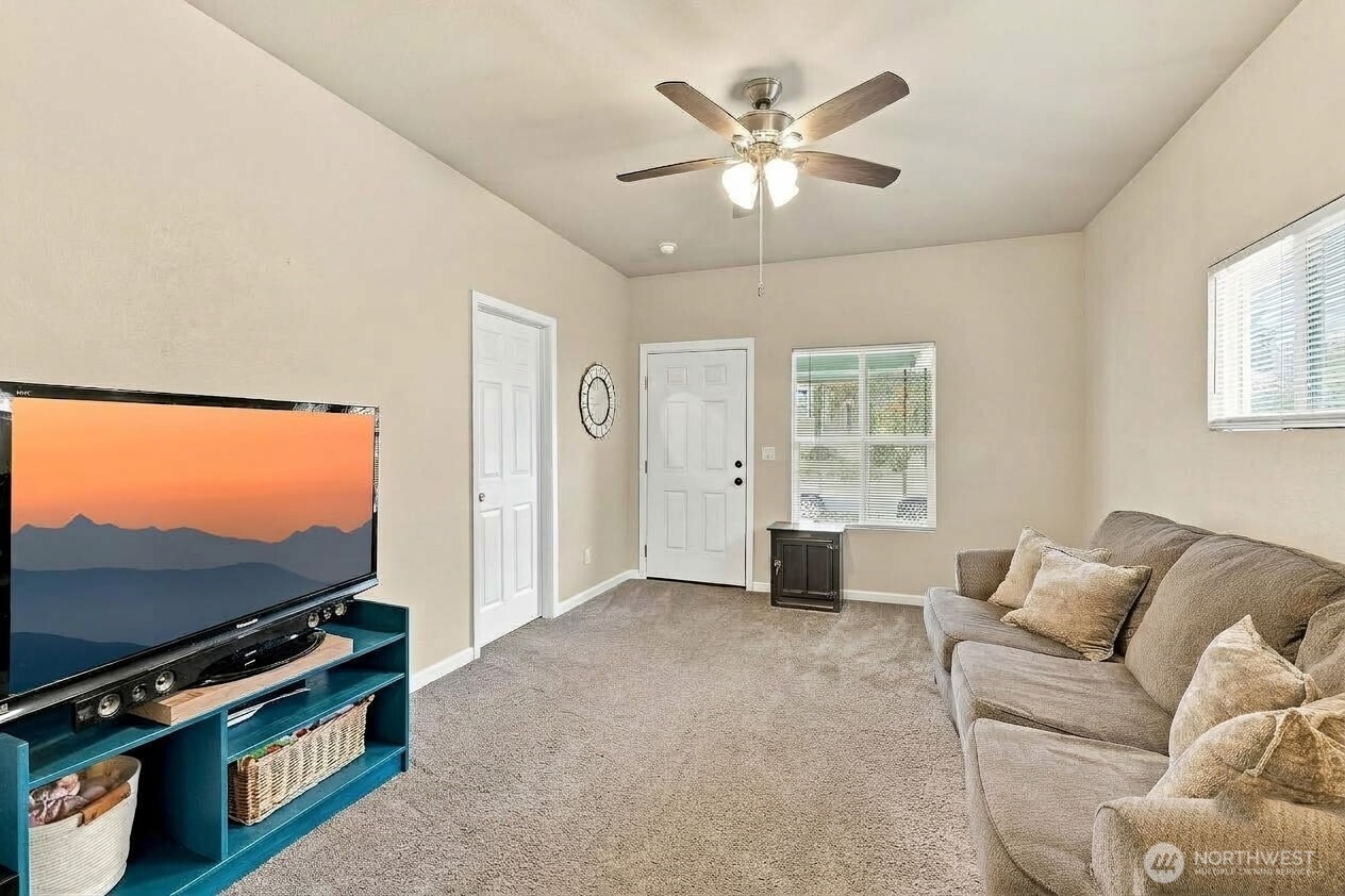 303 G Street Property Photo 2