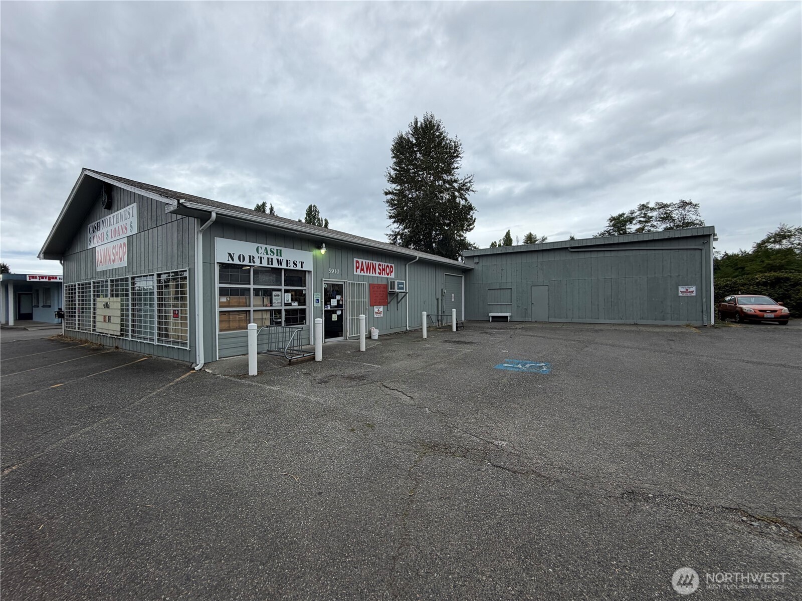 5910 Pacific Avenue Property Photo 1