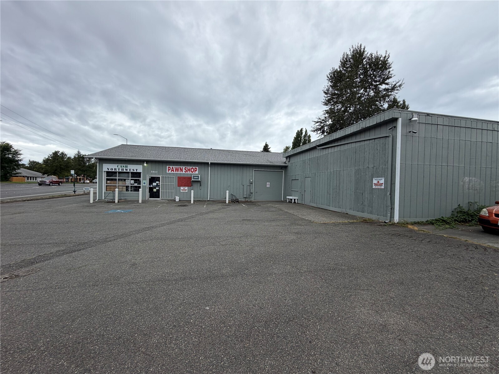 5910 Pacific Avenue Property Photo 2