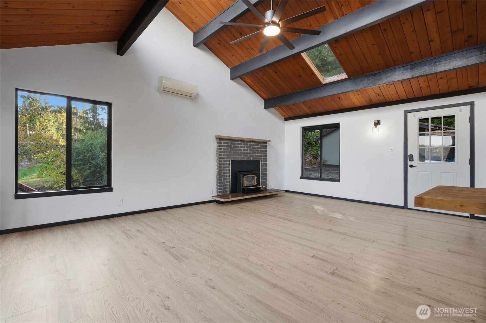 151 E Barbary Drive Property Photo 8