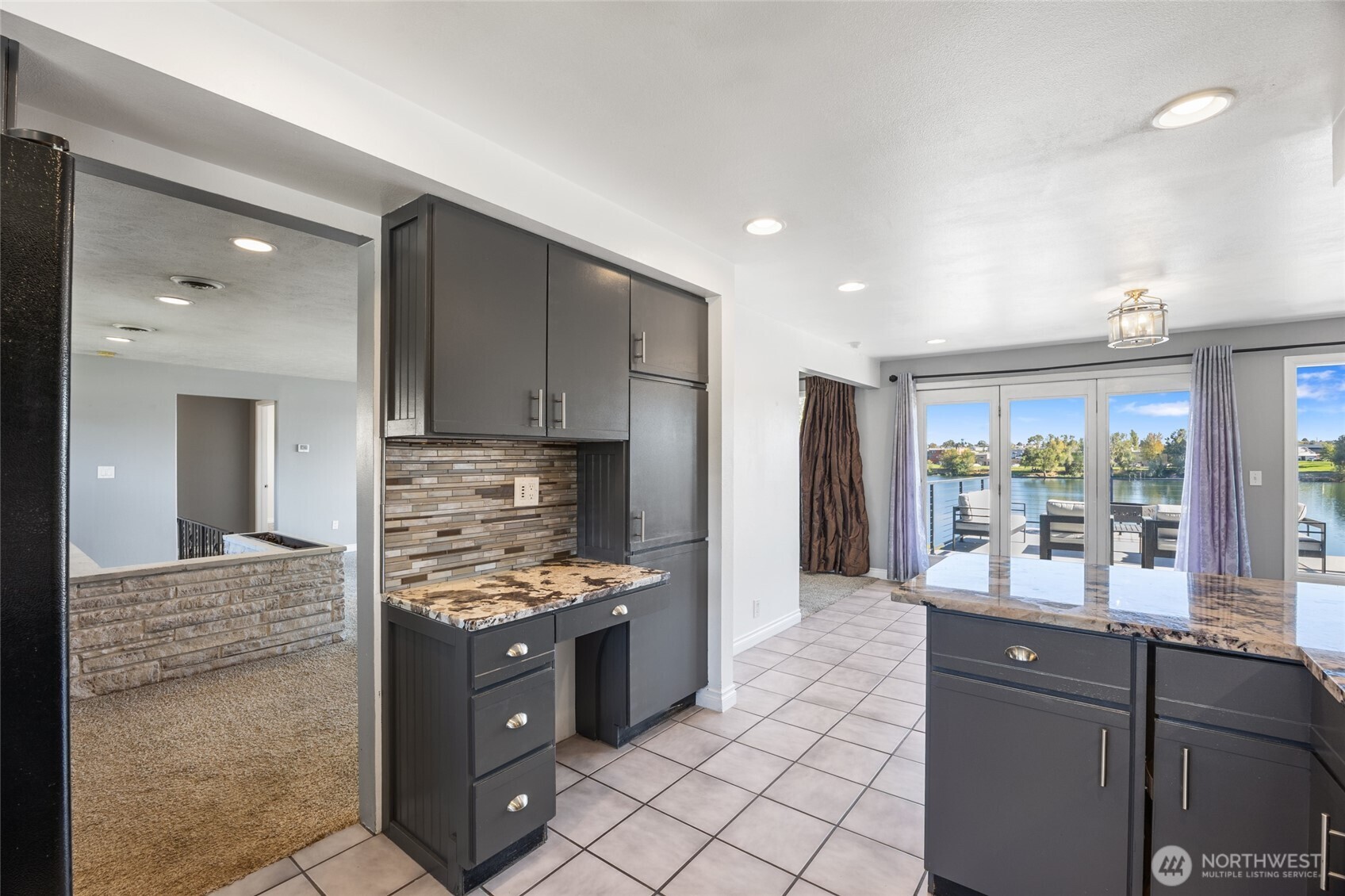 303 W Northshore Drive Property Photo 13