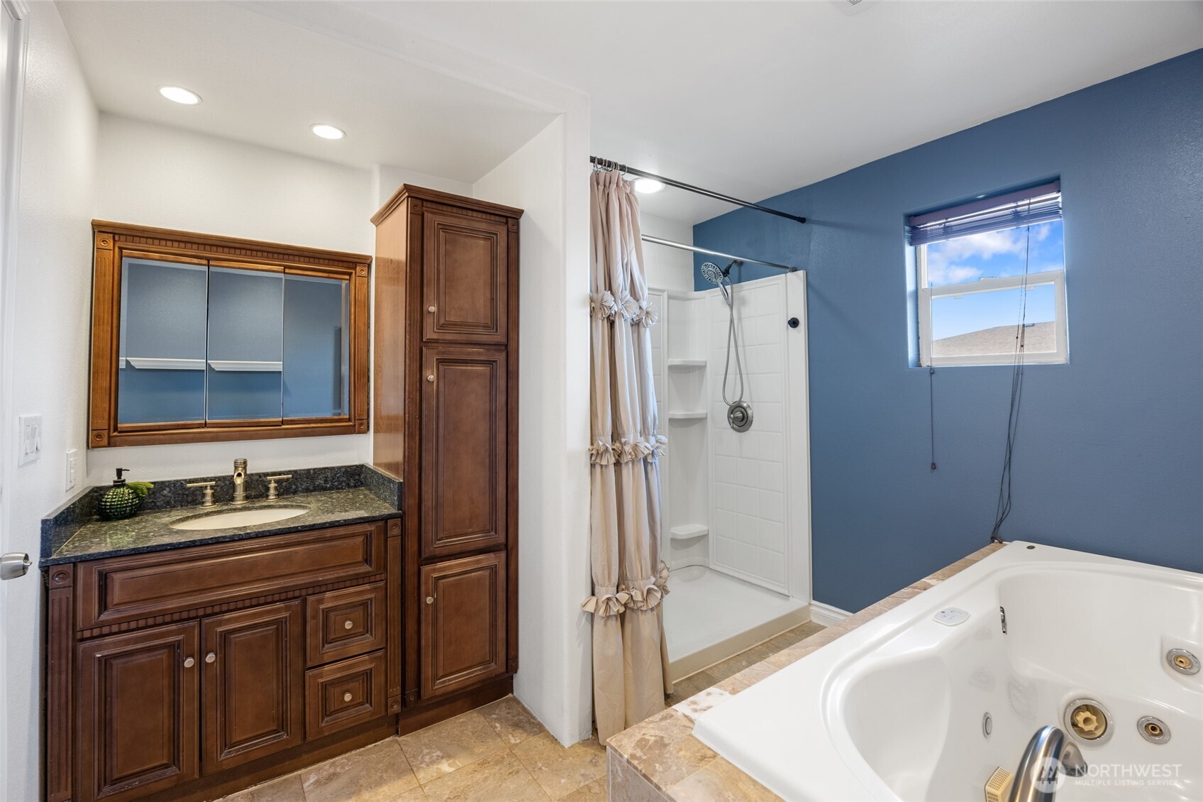 303 W Northshore Drive Property Photo 16