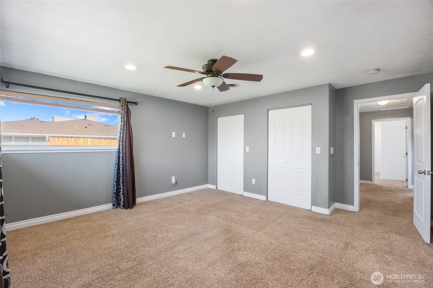303 W Northshore Drive Property Photo 19