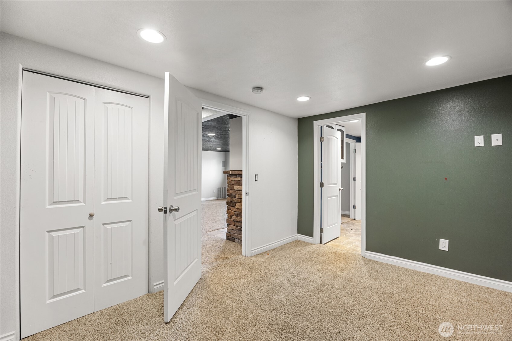 303 W Northshore Drive Property Photo 25