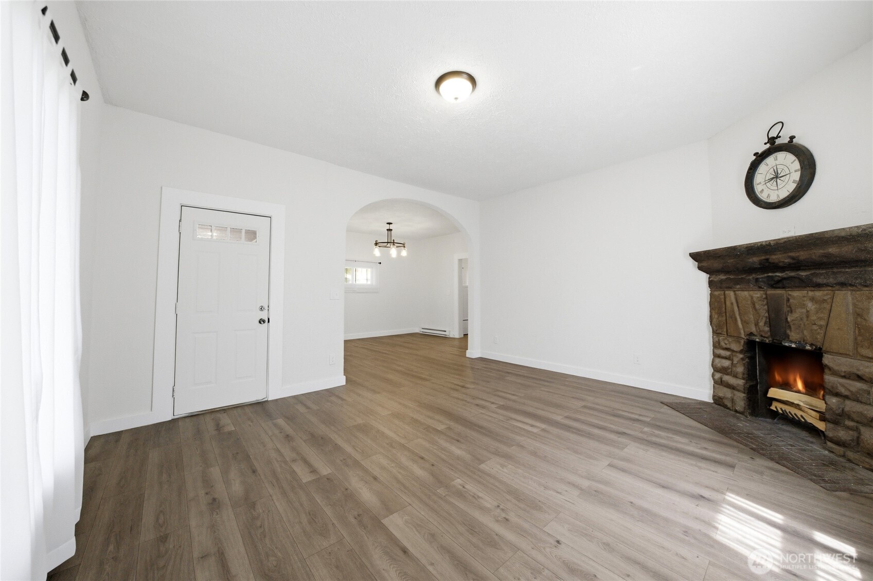 1040 Pomona Street Property Photo 7