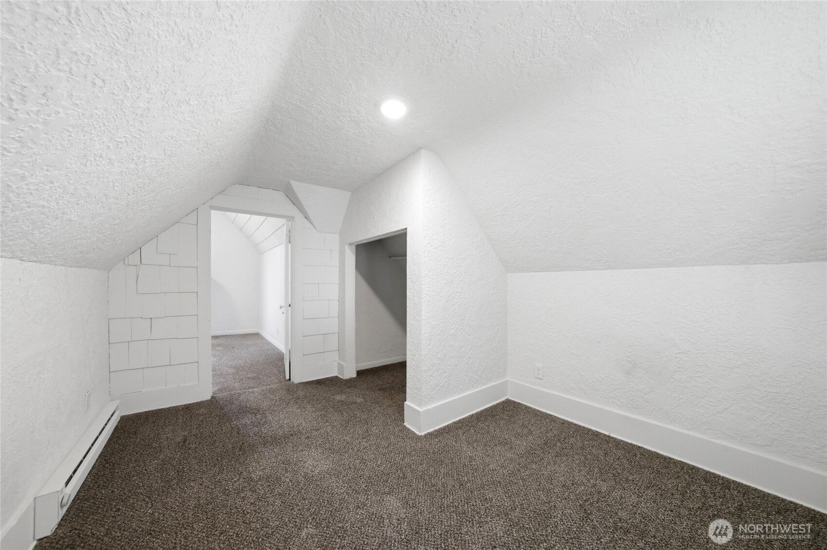 1040 Pomona Street Property Photo 30