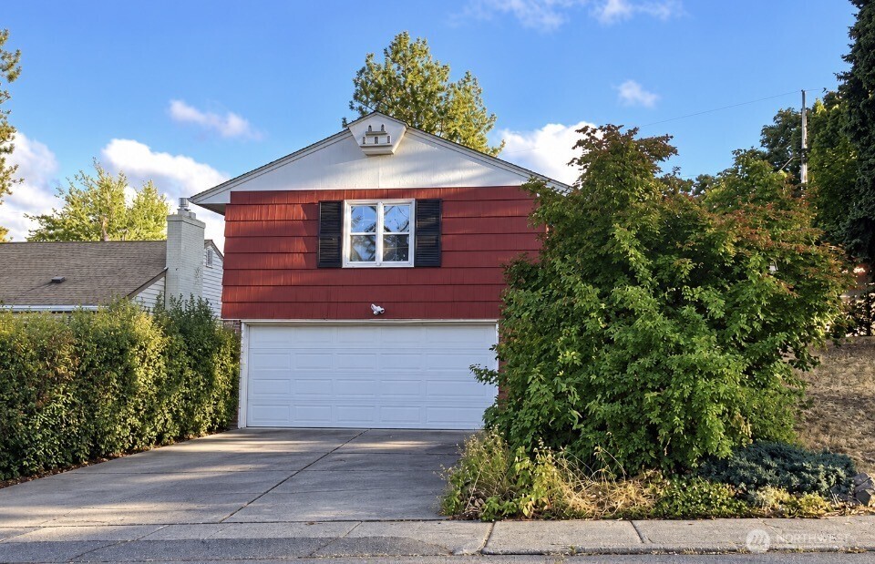 1504 E Pinecrest Road Property Photo 1