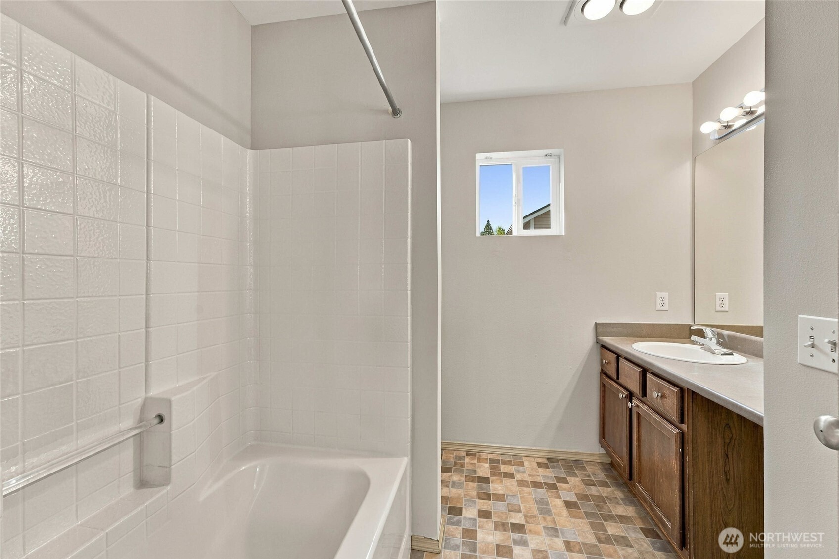 10416 24th Street Property Photo 28