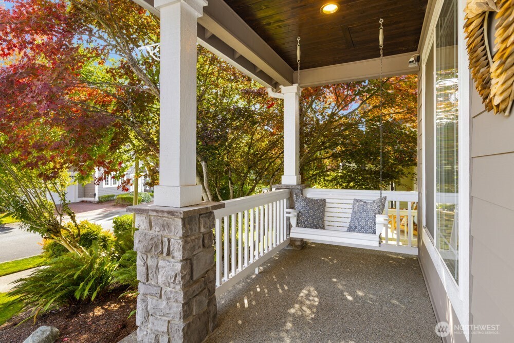 18306 92nd Avenue Property Photo 2