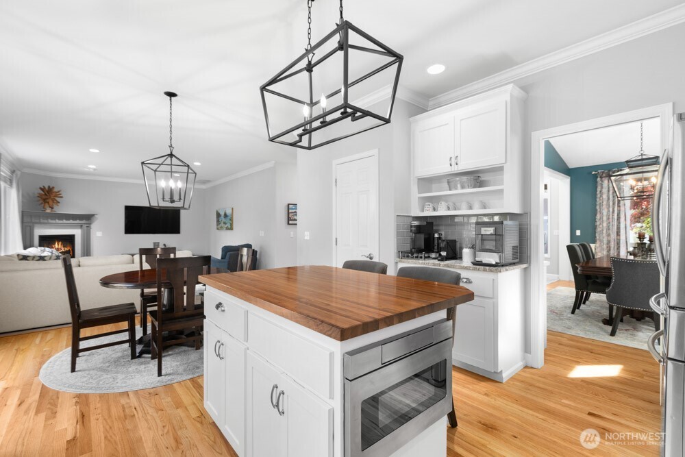 18306 92nd Avenue Property Photo 7
