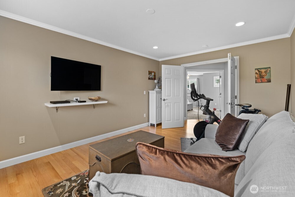 18306 92nd Avenue Property Photo 24