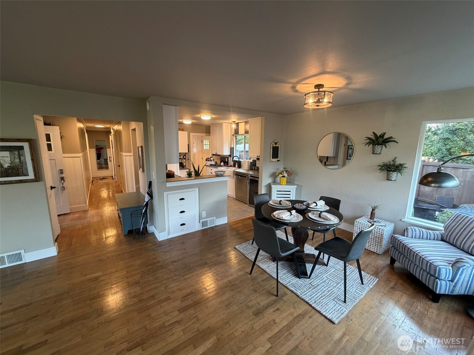 522 Hawthorne Street Property Photo 6