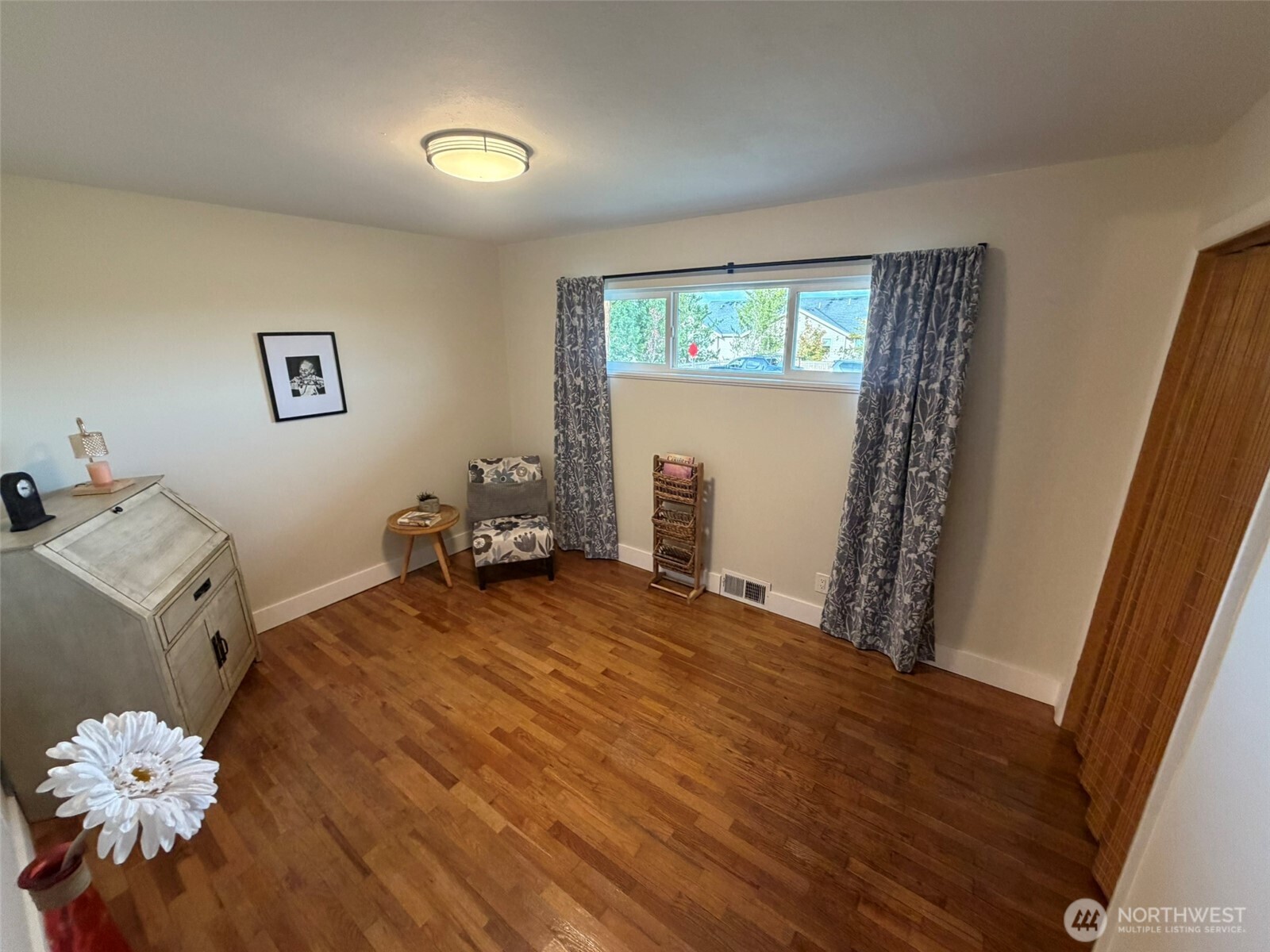 522 Hawthorne Street Property Photo 8