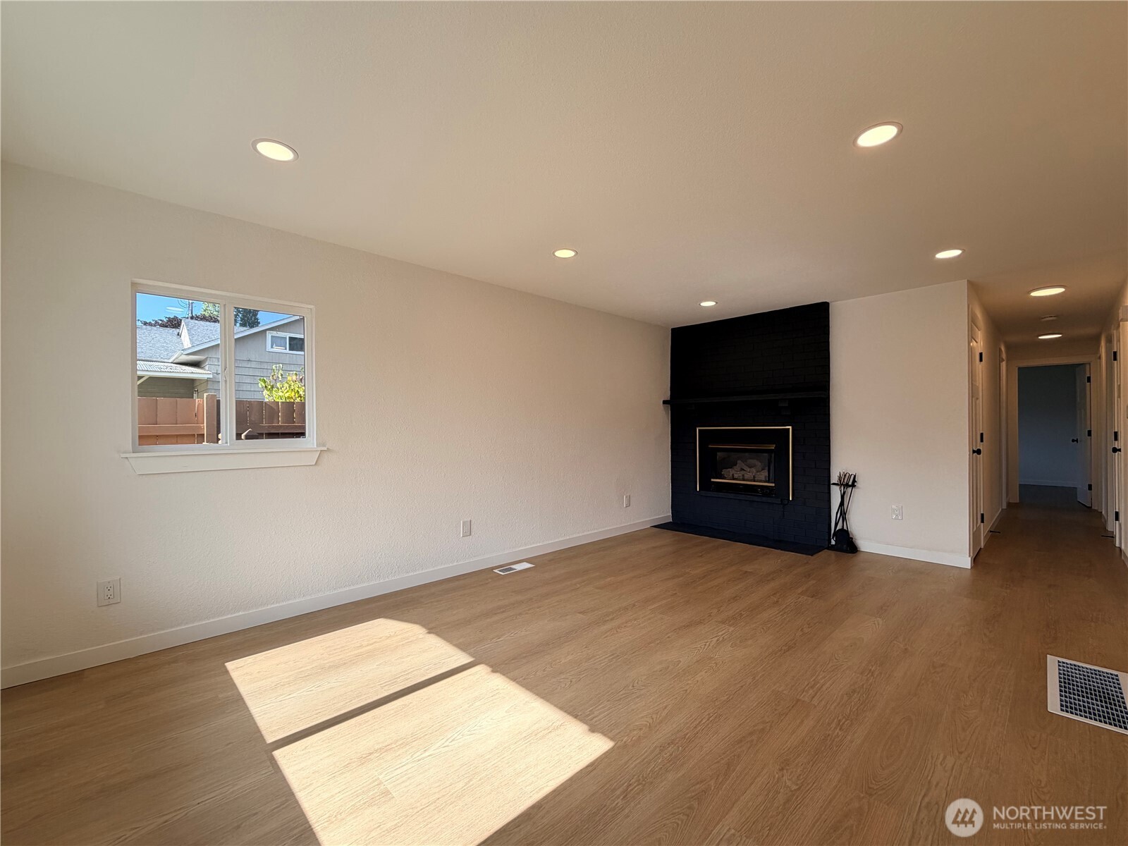 209 E 65th Street Property Photo 3