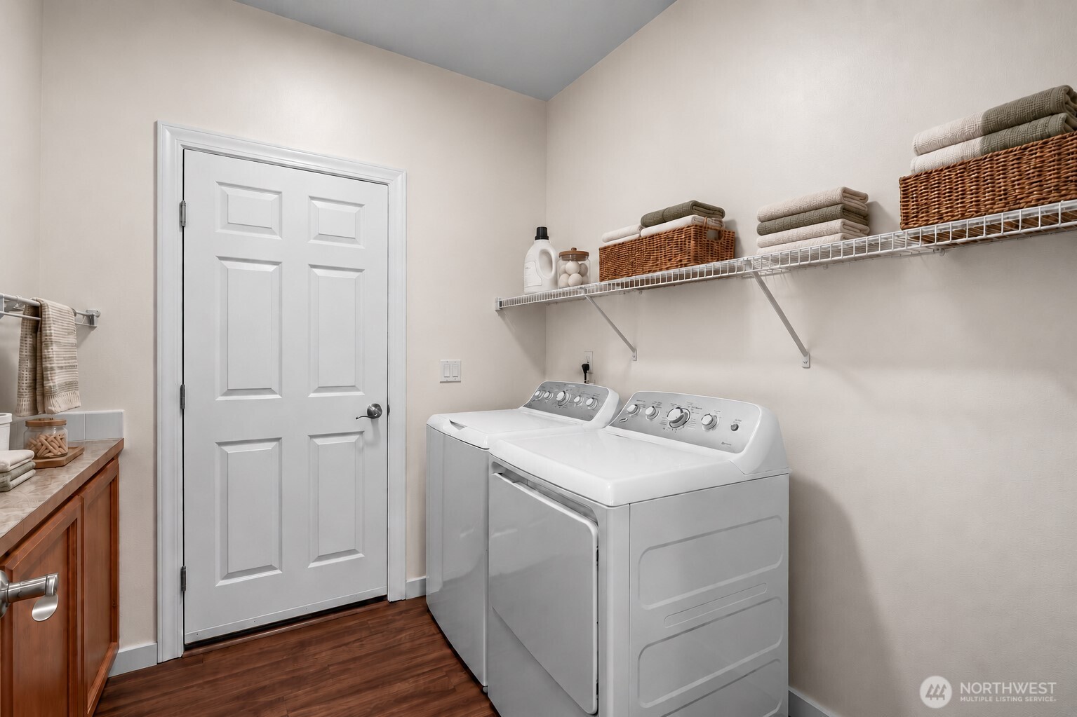4155 Bainbridge Court Property Photo 17
