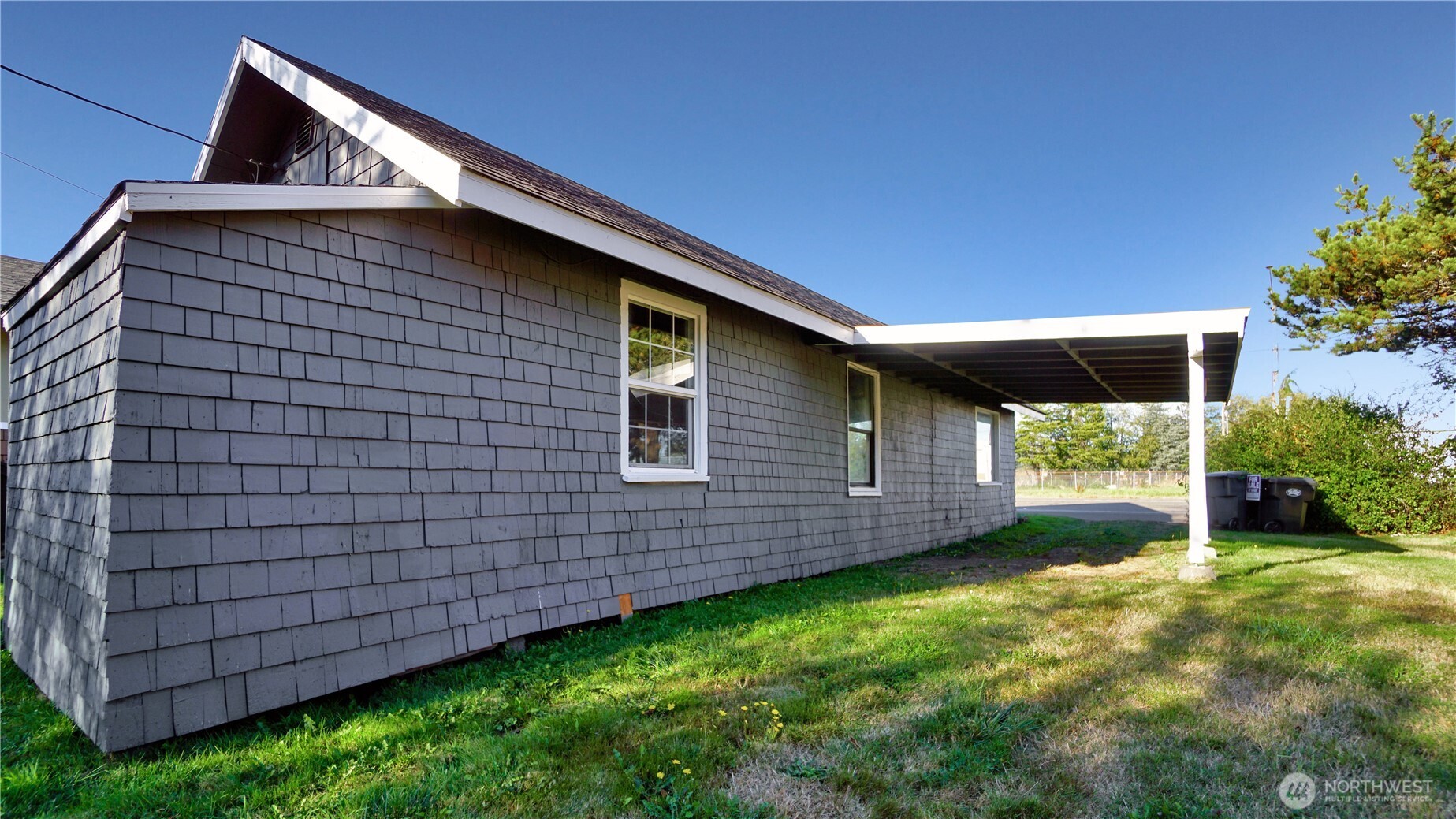 511 S West Boulevard Property Photo 3