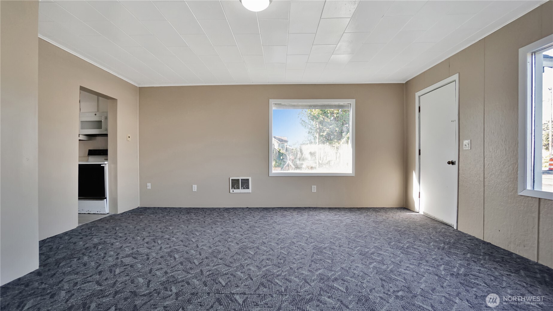 511 S West Boulevard Property Photo 5