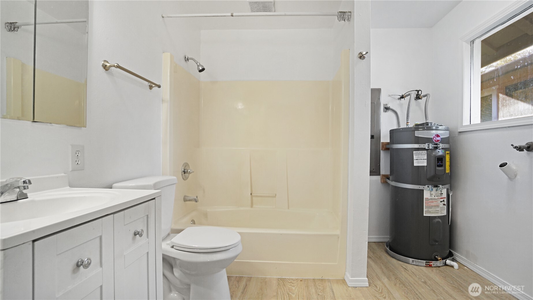 511 S West Boulevard Property Photo 12