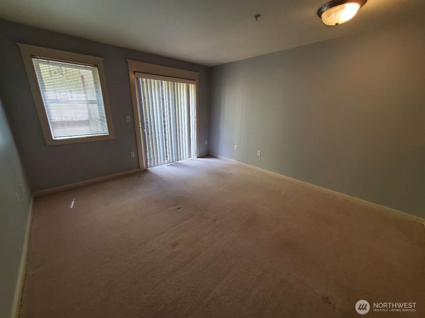 326 Queen Anne Avenue 402 Property Photo 7