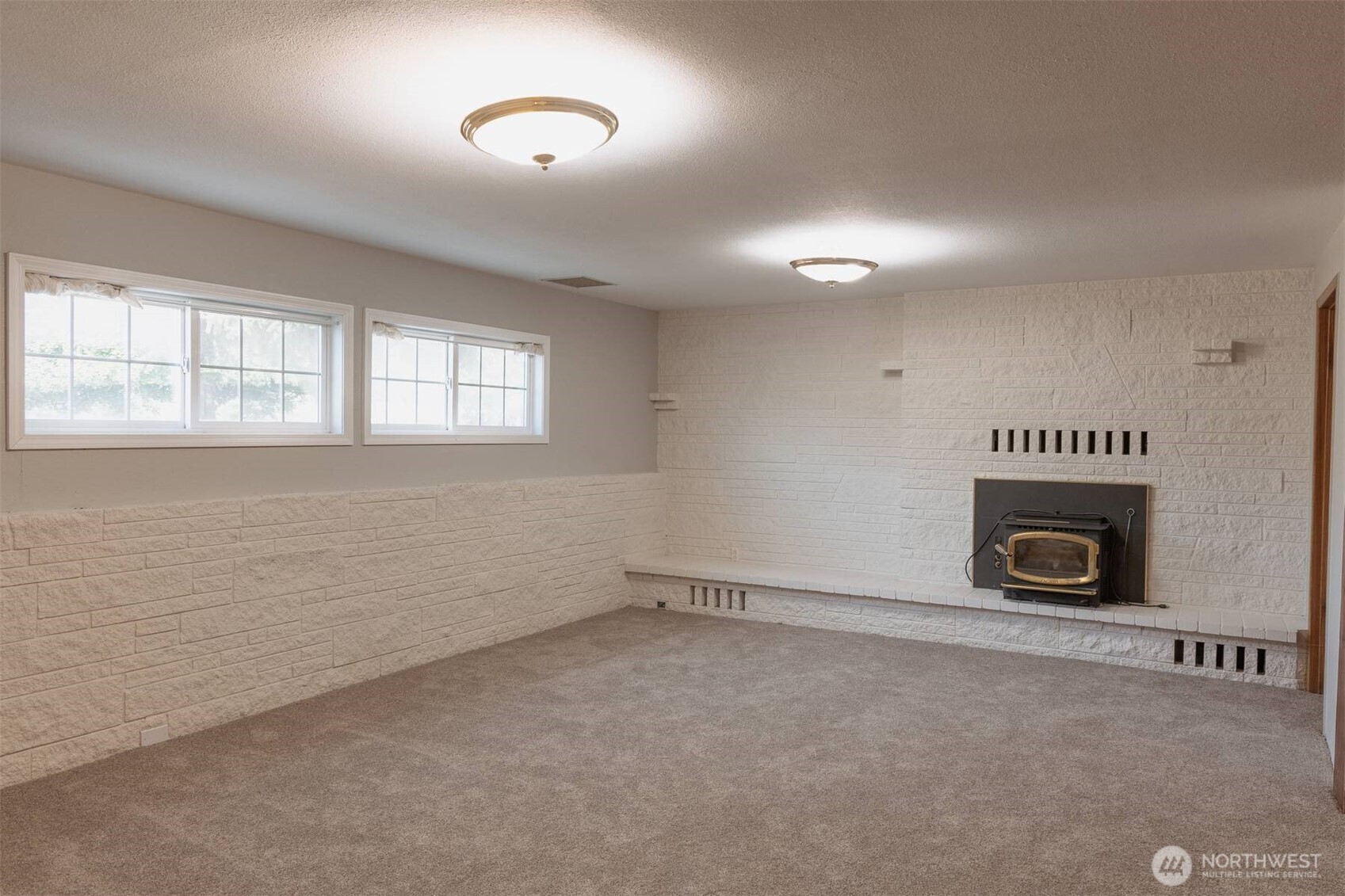 707 Spruce Street Property Photo 4