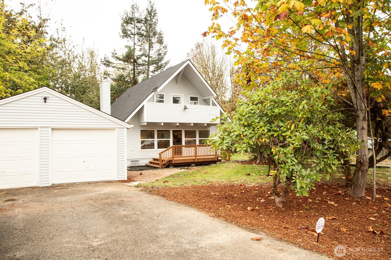 11815 Shoreview Drive Property Photo 1