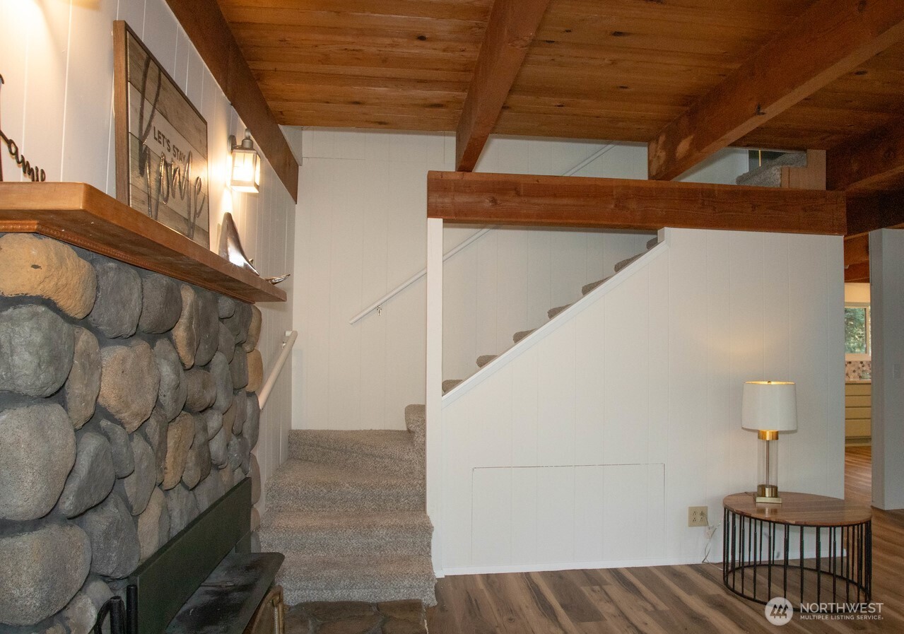 11815 Shoreview Drive Property Photo 7