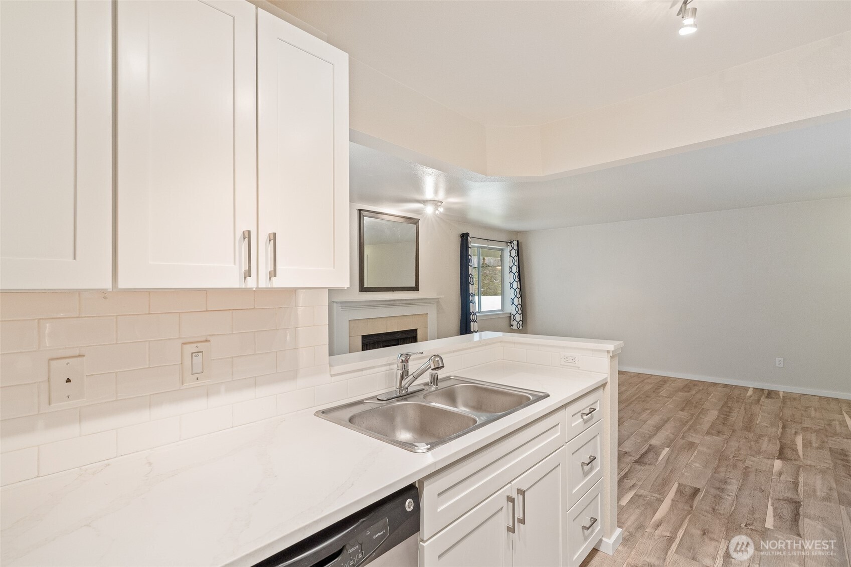 15415 35th Avenue F105 Property Photo 4