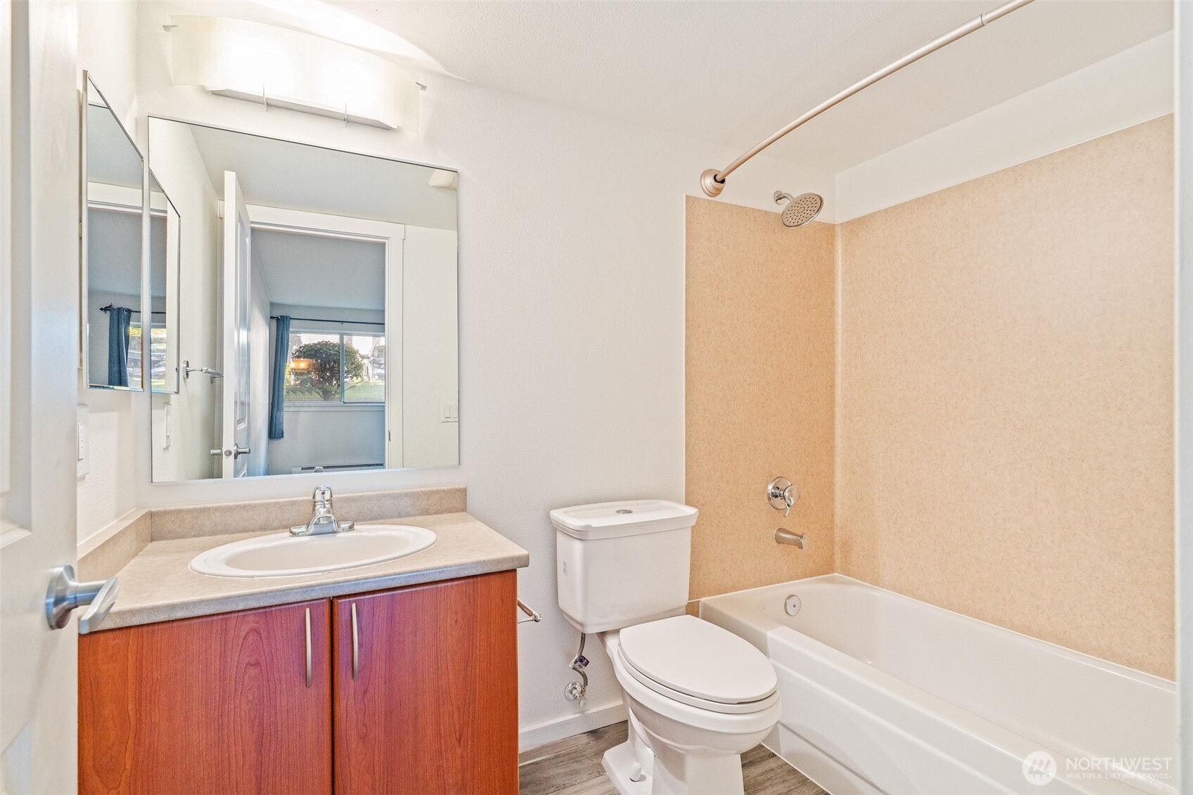 15415 35th Avenue F105 Property Photo 11