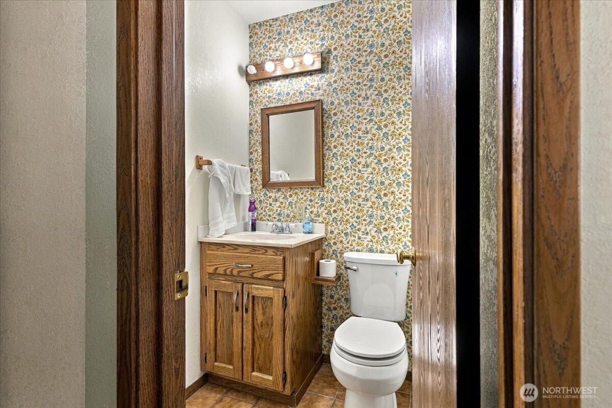 201 Columbia Avenue Property Photo 3