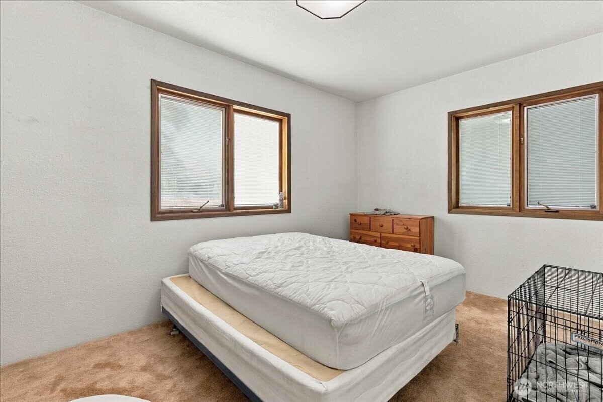 201 Columbia Avenue Property Photo 6