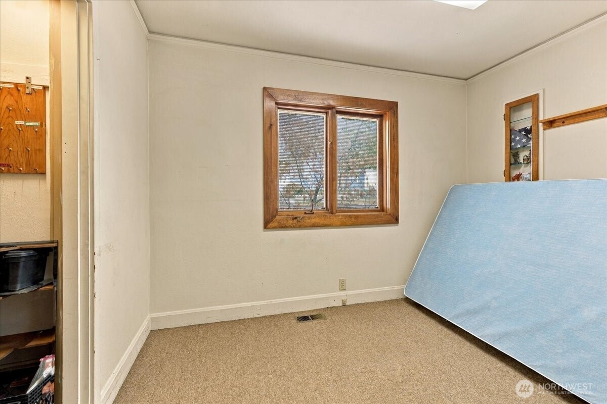 201 Columbia Avenue Property Photo 7