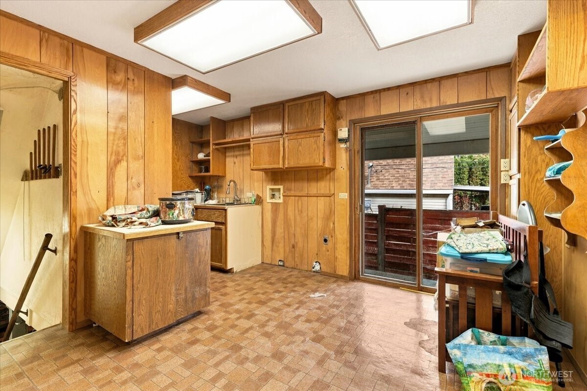 201 Columbia Avenue Property Photo 9