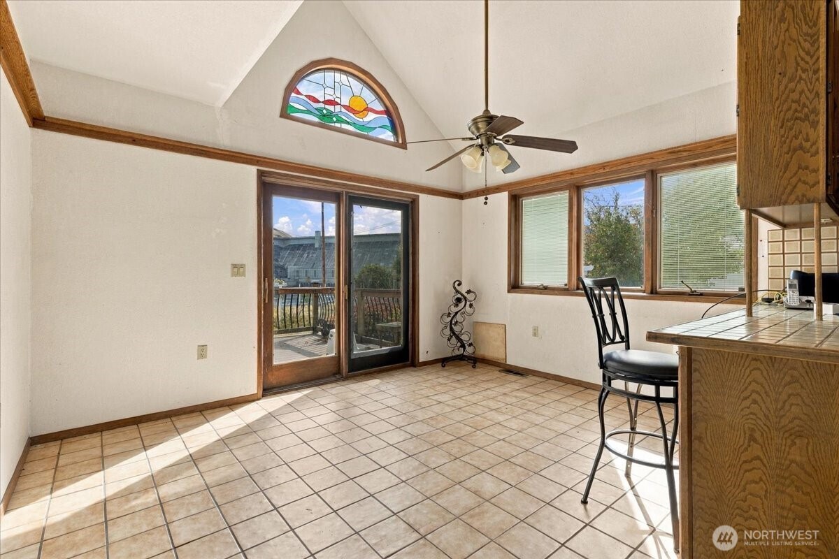 201 Columbia Avenue Property Photo 18
