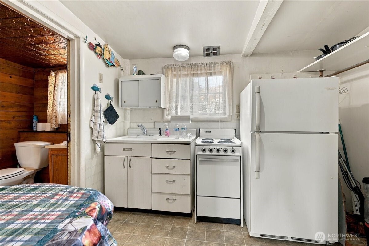 201 Columbia Avenue Property Photo 26