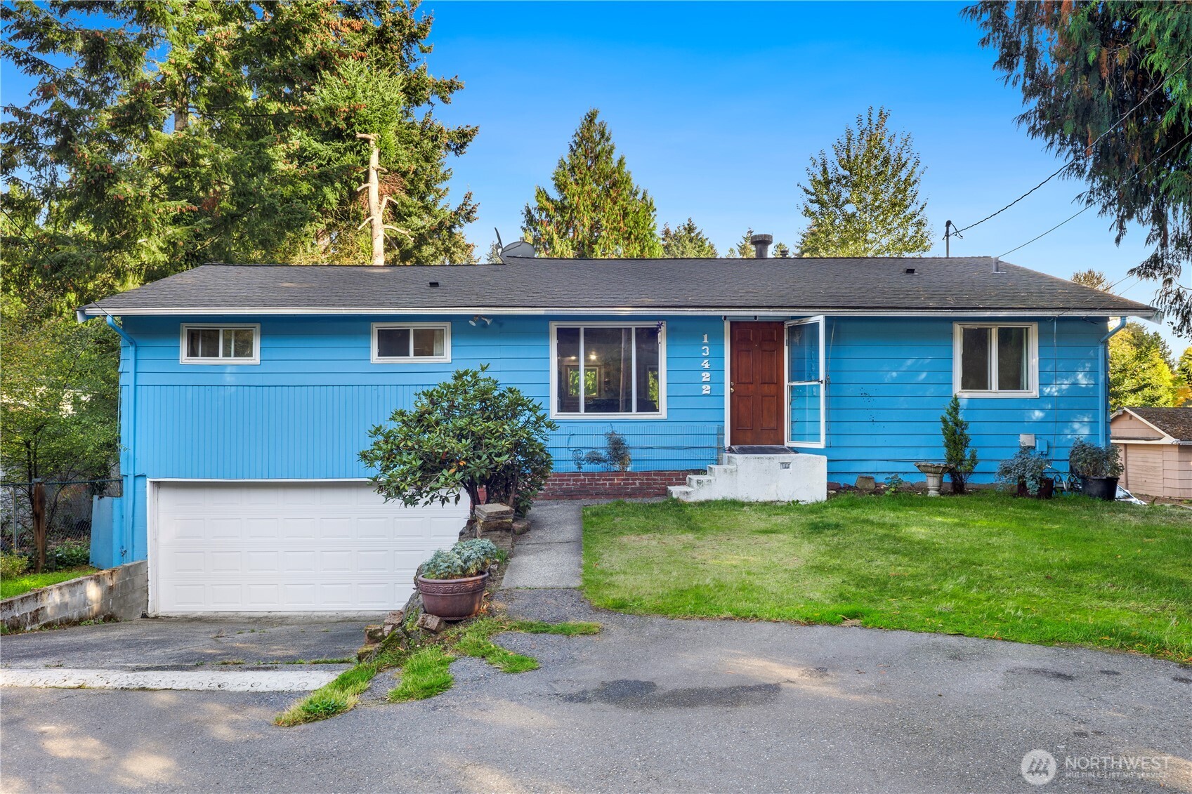 13422 14 Avenue Property Photo 1
