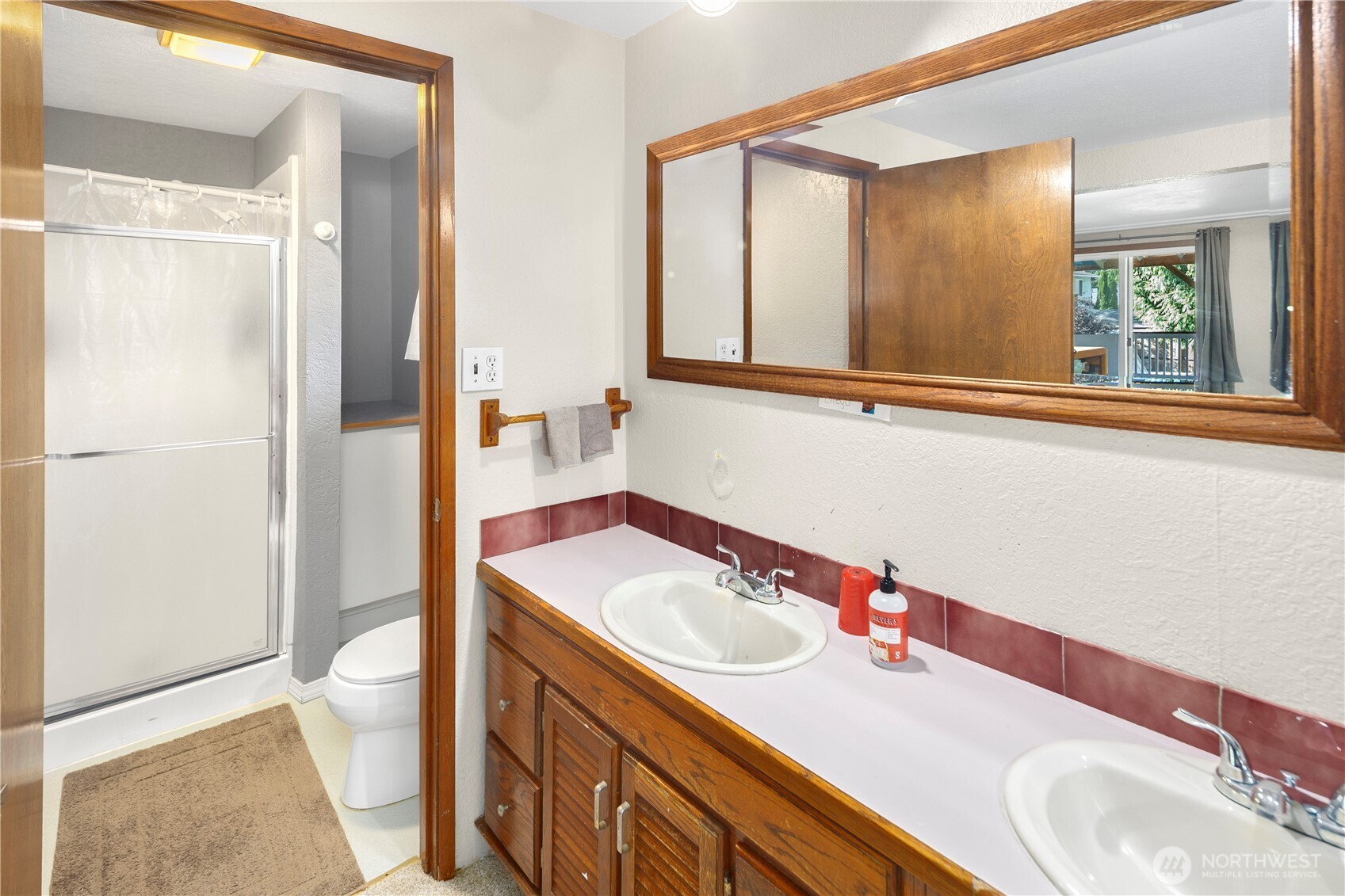 13422 14 Avenue Property Photo 8