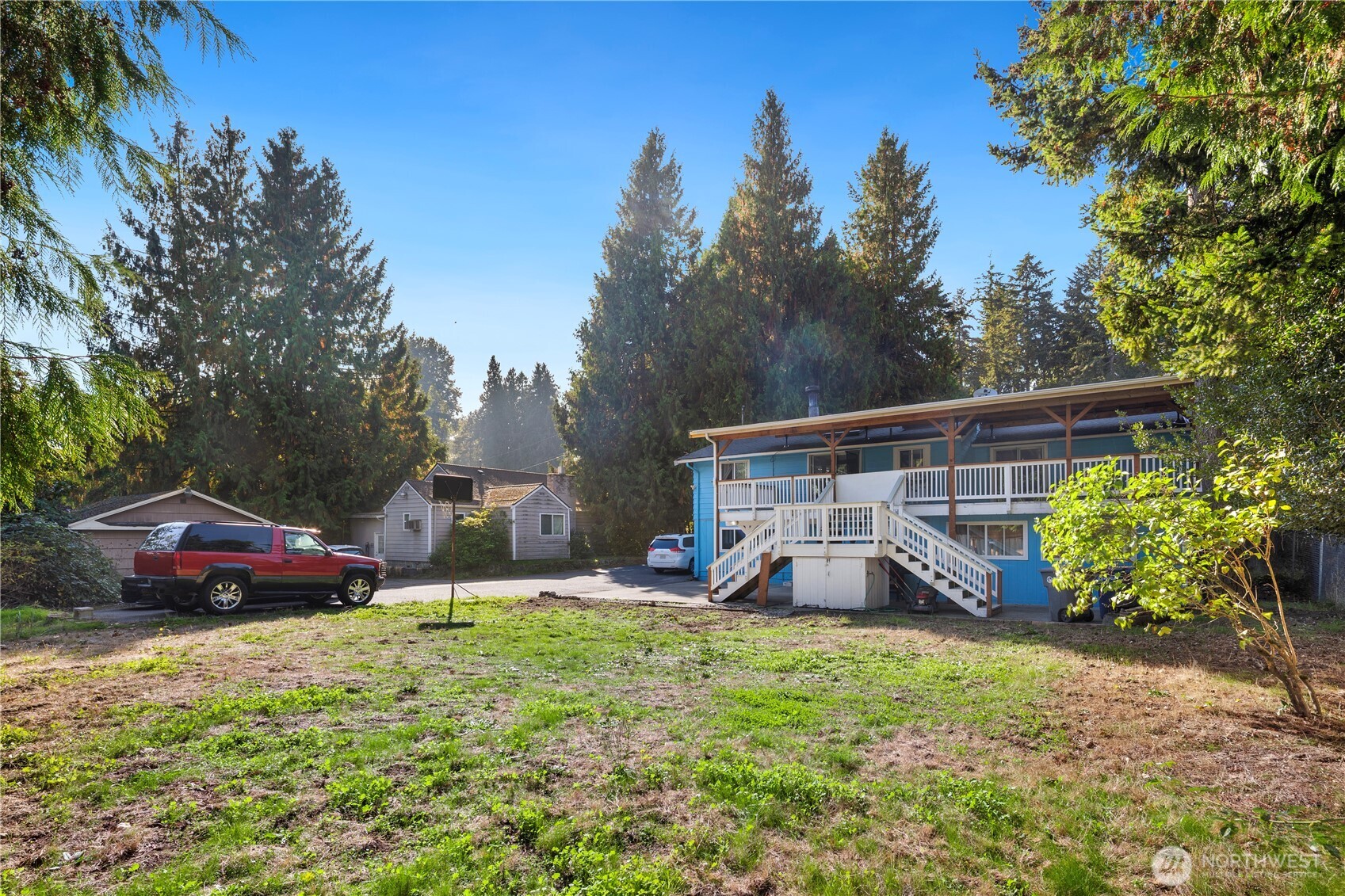 13422 14 Avenue Property Photo 24
